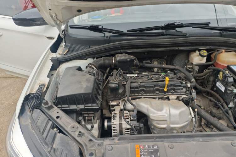 Used Roewe i5 2021 1.5L CVT Platinum Edition Engine Bay Right