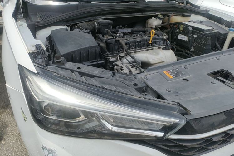 Used Roewe i5 2021 1.5L CVT Platinum Edition Engine Bay Right