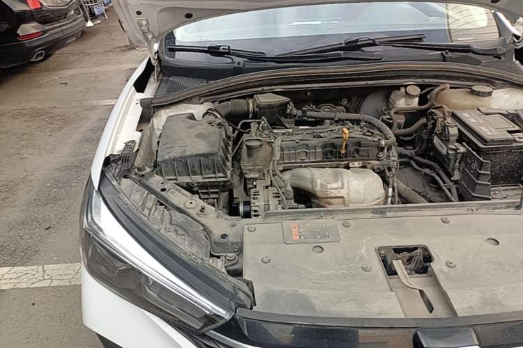 Used Roewe i5 2021 1.5L CVT Platinum Edition Engine Bay Right
