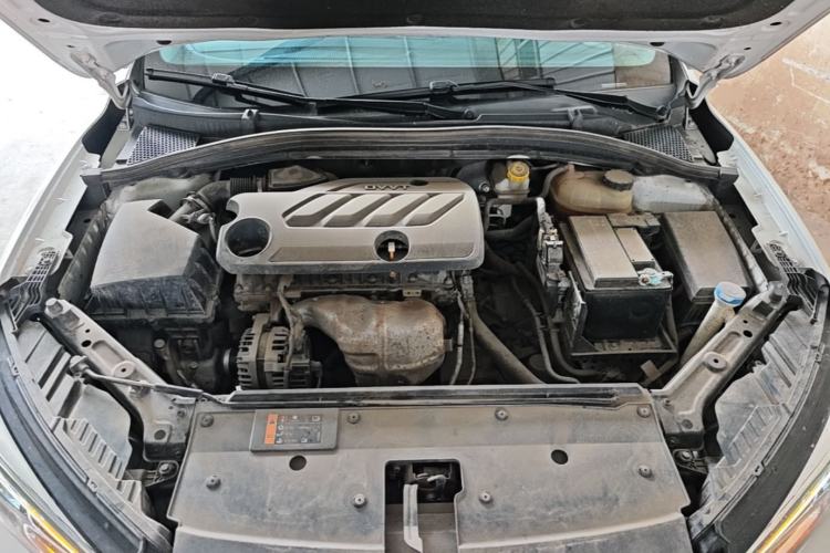 Used Roewe i5 2021 1.5L CVT Diamond Edition Engine Bay