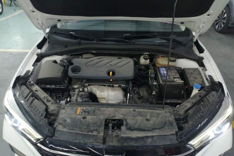 Used Roewe i5 2021 Revised Version 1.5L CVT Diamond Edition Engine Bay