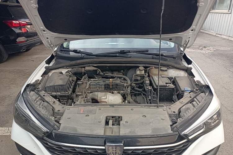 Used Roewe i5 2021 1.5L CVT Platinum Edition Engine Bay