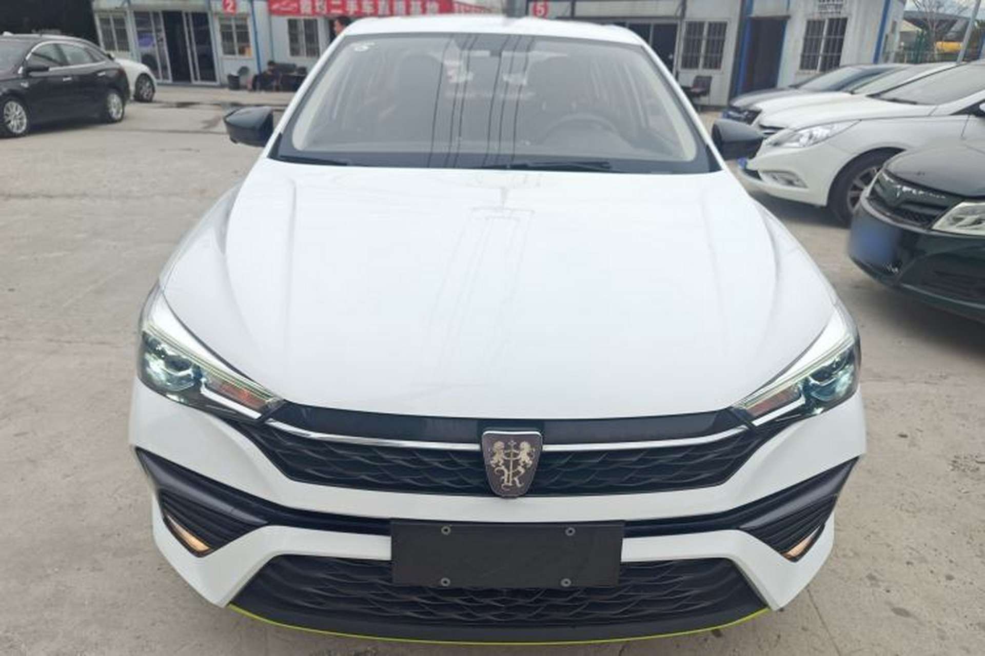 Used Roewe i5 2021 Revised Version 1.5L CVT Diamond Edition Exterior 1