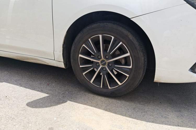Used Roewe i5 2021 1.5L Manual Diamond Edition Exterior 1