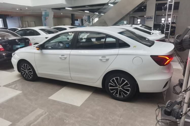 Used Roewe i5 2021 1.5L Manual Platinum Edition Exterior 2