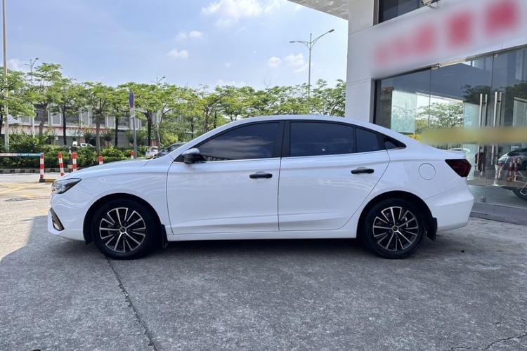Used Roewe i5 2021 1.5L CVT Diamond Edition Exterior 2