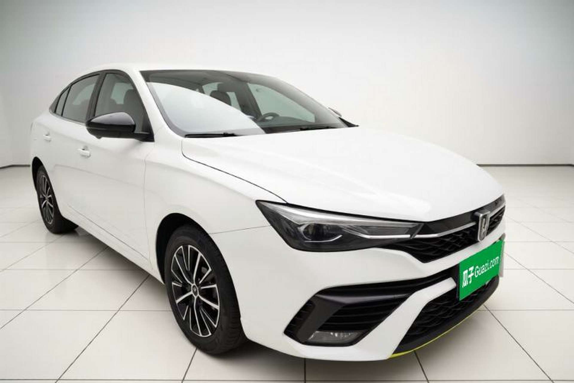 Used Roewe i5 2021 Revised Version 1.5L CVT Diamond Edition Exterior 2