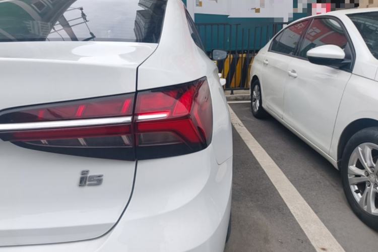 Used Roewe i5 2021 1.5L CVT Platinum Edition Exterior 3
