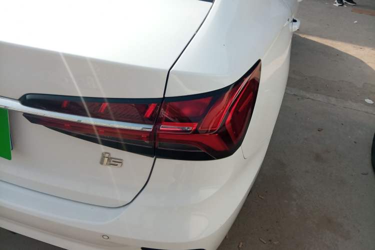 Used Roewe i5 2021 1.5L Manual Platinum Edition Exterior 3