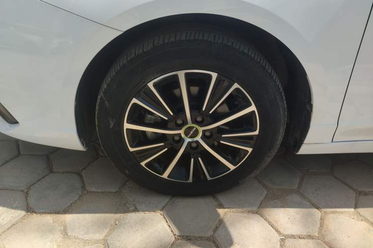 Used Roewe i5 2021 1.5L CVT Platinum Edition Exterior 3