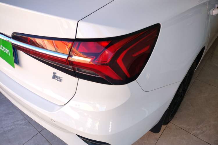 Used Roewe i5 2021 1.5L CVT Platinum Edition Exterior 3