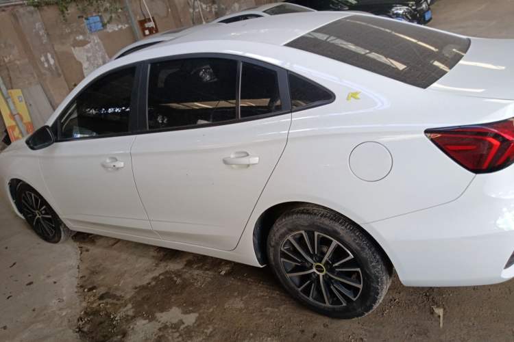 Used Roewe i5 2021 1.5L CVT Platinum Edition Exterior 3