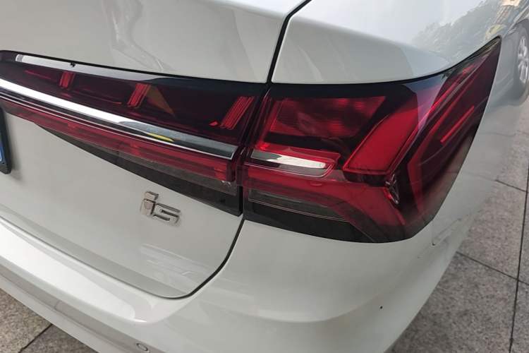 Used Roewe i5 2021 1.5L CVT Starry Edition Exterior 3