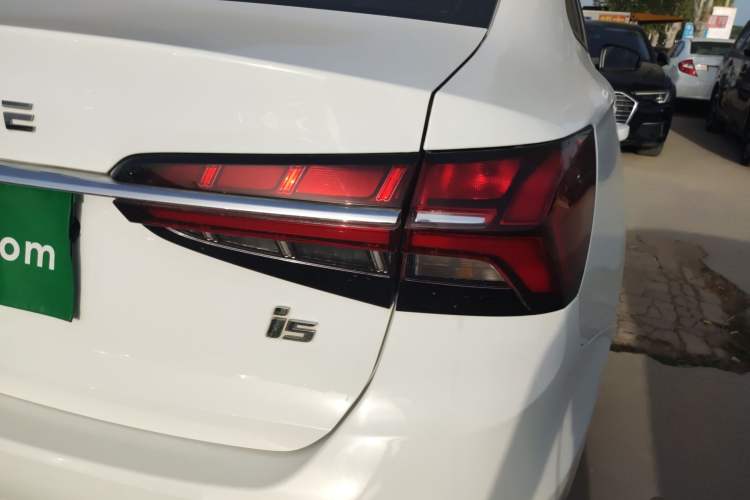 Used Roewe i5 2021 1.5L CVT Platinum Edition Exterior 3