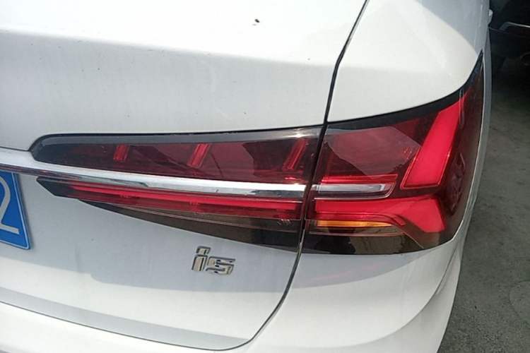 Used Roewe i5 2021 1.5L CVT Platinum Edition Exterior 3