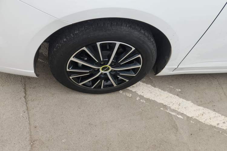 Used Roewe i5 2021 1.5L Manual Platinum Edition Exterior 4