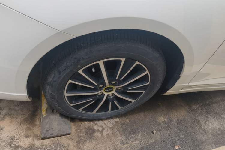 Used Roewe i5 2021 1.5L CVT Platinum Edition Exterior 4