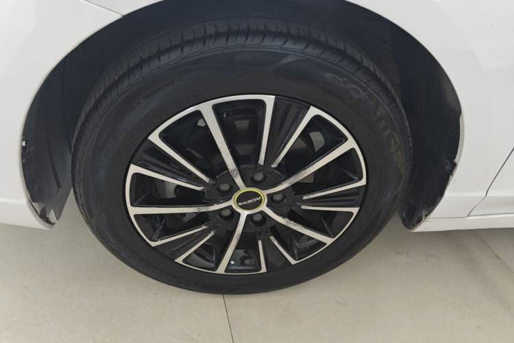 Used Roewe i5 2021 Revised Version 1.5L CVT Diamond Edition Exterior 4