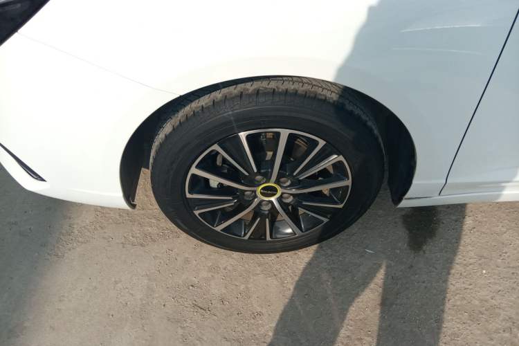 Used Roewe i5 2021 1.5L Manual Platinum Edition Exterior 4