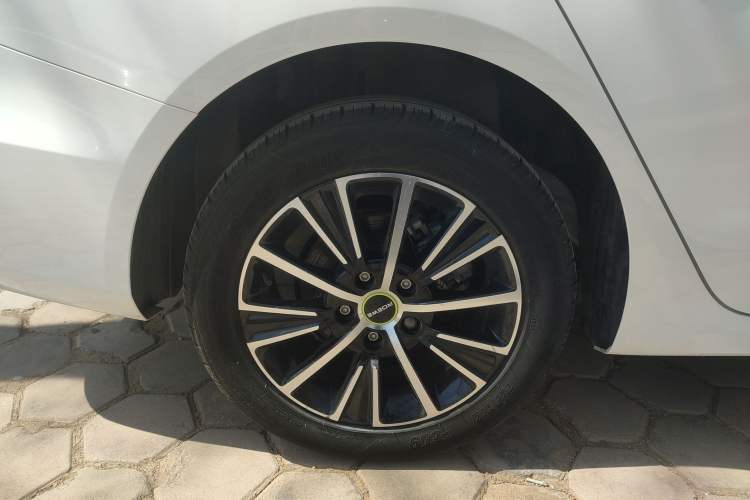 Used Roewe i5 2021 1.5L CVT Platinum Edition Exterior 4