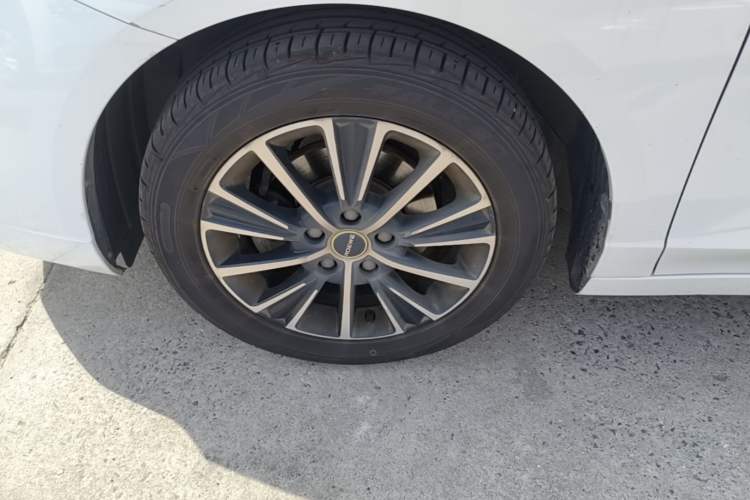 Used Roewe i5 2021 1.5L CVT Diamond Edition Exterior 4