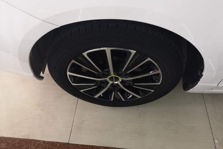 Used Roewe i5 2021 1.5L Manual Platinum Edition Exterior 4