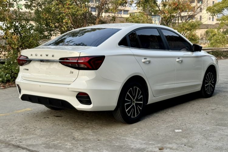 Used Roewe i5 2021 Revised Version 1.5L CVT Diamond Edition Exterior 4