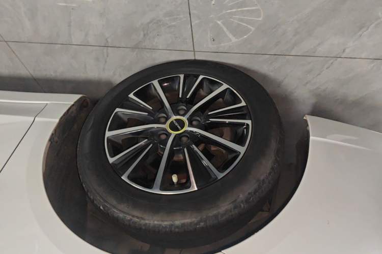 Used Roewe i5 2021 Revised Version 1.5L CVT Diamond Edition Exterior 4