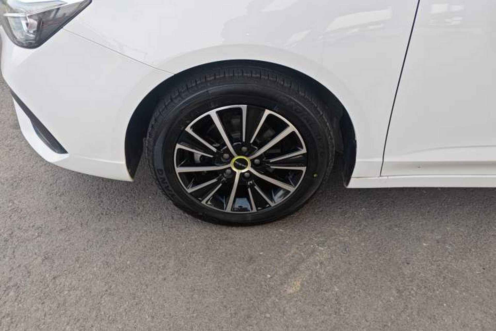 Used Roewe i5 2021 1.5L Manual Platinum Edition Exterior 4