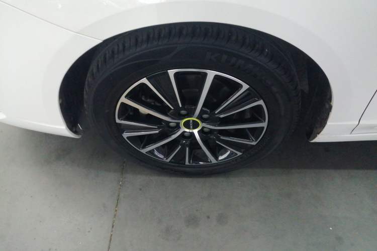 Used Roewe i5 2021 Revised Version 1.5L CVT Diamond Edition Exterior 4
