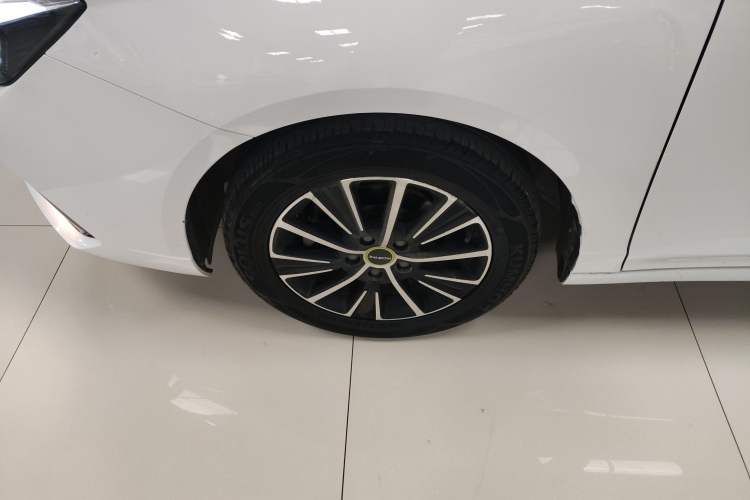 Used Roewe i5 2021 Revised Version 1.5L CVT Diamond Edition Exterior 4