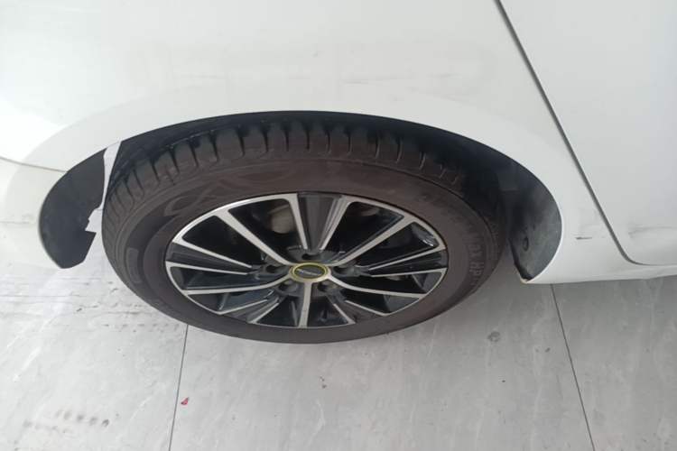 Used Roewe i5 2021 Revised Version 1.5L CVT Diamond Edition Exterior 5