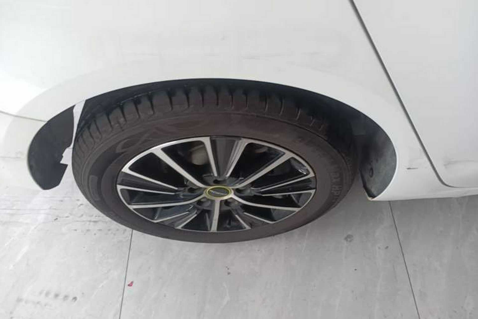 Used Roewe i5 2021 Revised Version 1.5L CVT Diamond Edition Exterior 5