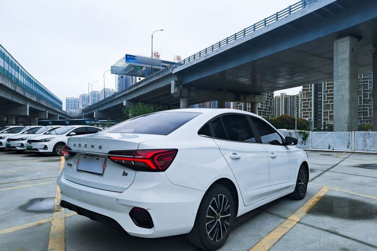 Used Roewe i5 2021 1.5L Manual Diamond Edition Exterior 5
