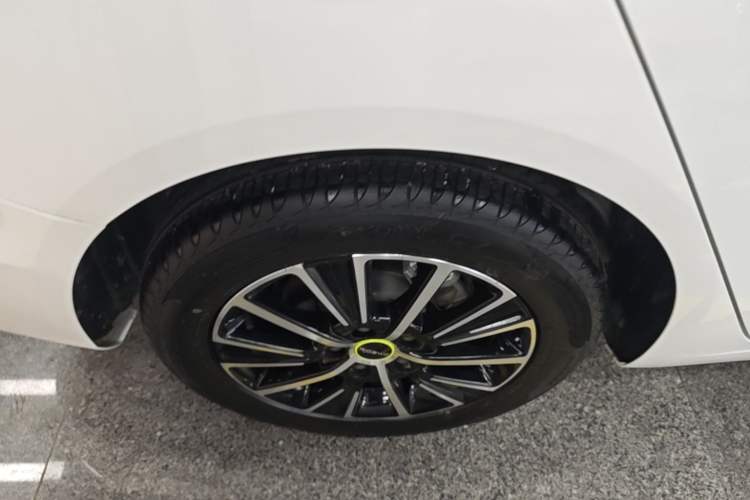 Used Roewe i5 2021 1.5L CVT Platinum Edition Exterior 5