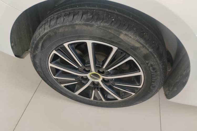 Used Roewe i5 2021 Revised Version 1.5L CVT Diamond Edition Exterior 5