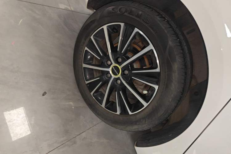 Used Roewe i5 2021 Revised Version 1.5L CVT Diamond Edition Exterior 5