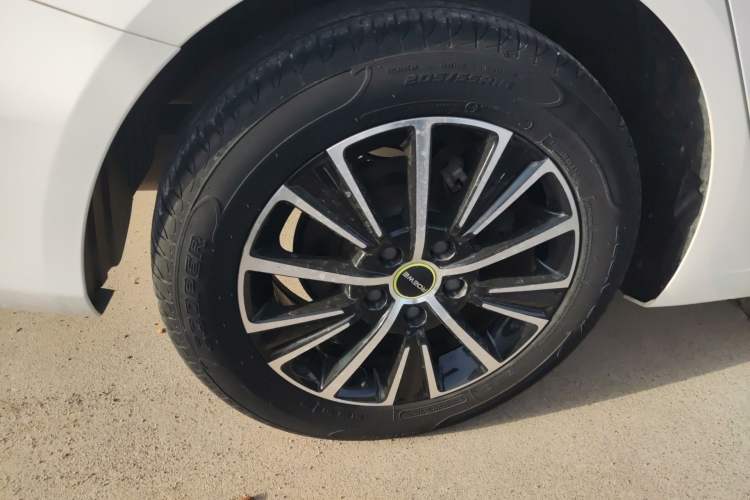 Used Roewe i5 2021 1.5L CVT Platinum Edition Exterior 5