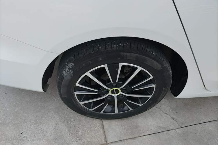 Used Roewe i5 2021 1.5L CVT Diamond Edition Exterior 5