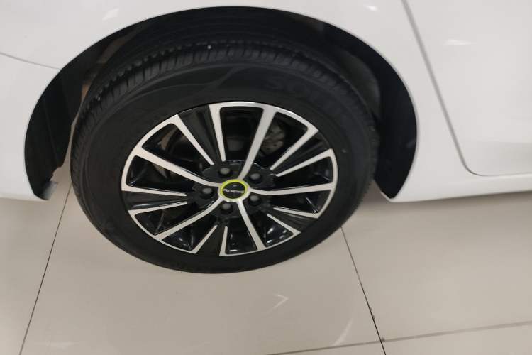 Used Roewe i5 2021 Revised Version 1.5L CVT Diamond Edition Exterior 5