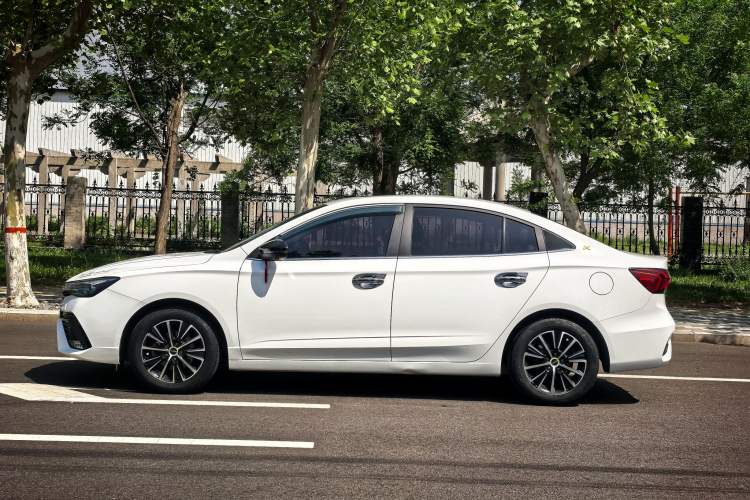 Used Roewe i5 2021 1.5L CVT Diamond Edition Exterior 6