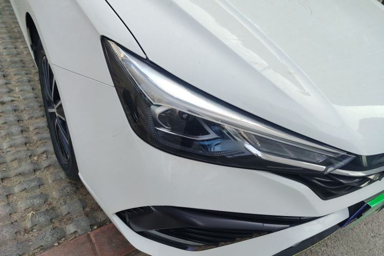 Used Roewe i5 2021 Revised Version 1.5L CVT Diamond Edition Exterior 6