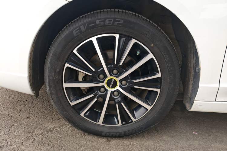 Used Roewe i5 2021 1.5L CVT Black Gold Edition Exterior 7