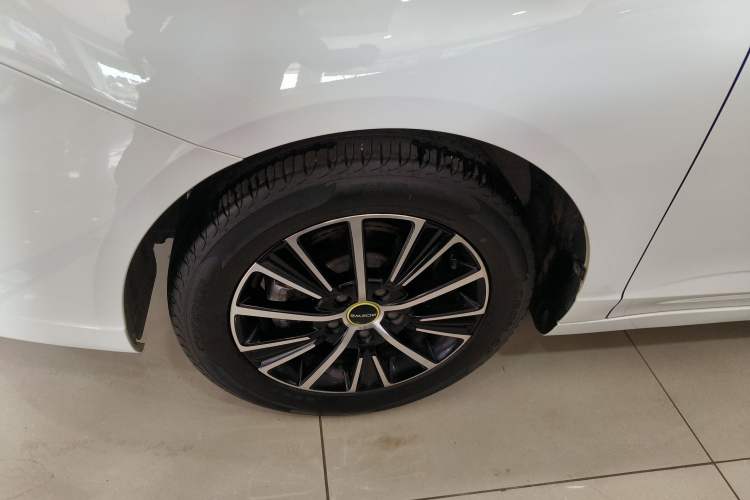 Used Roewe i5 2021 1.5L CVT Platinum Edition Exterior 7