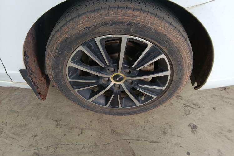 Used Roewe i5 2021 1.5L Manual Platinum Edition Exterior 7