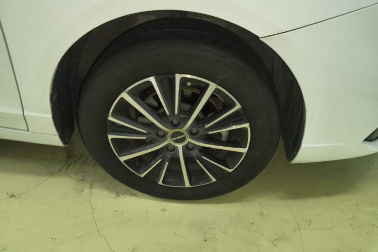 Used Roewe i5 2021 Revised Version 1.5L CVT Diamond Edition Exterior 7
