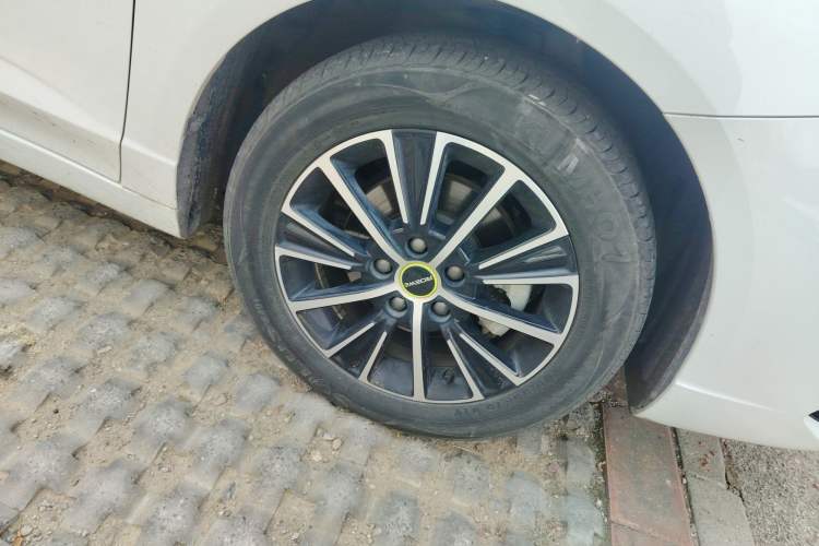 Used Roewe i5 2021 Revised Version 1.5L CVT Diamond Edition Exterior 7