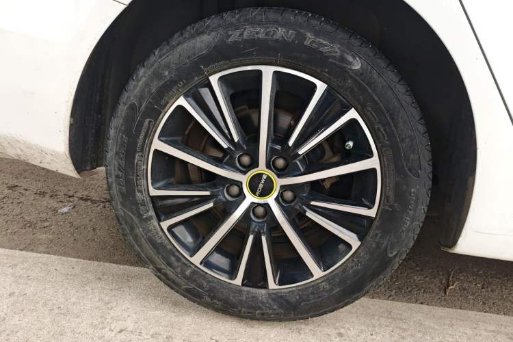 Used Roewe i5 2021 1.5L CVT Black Gold Edition Exterior 8
