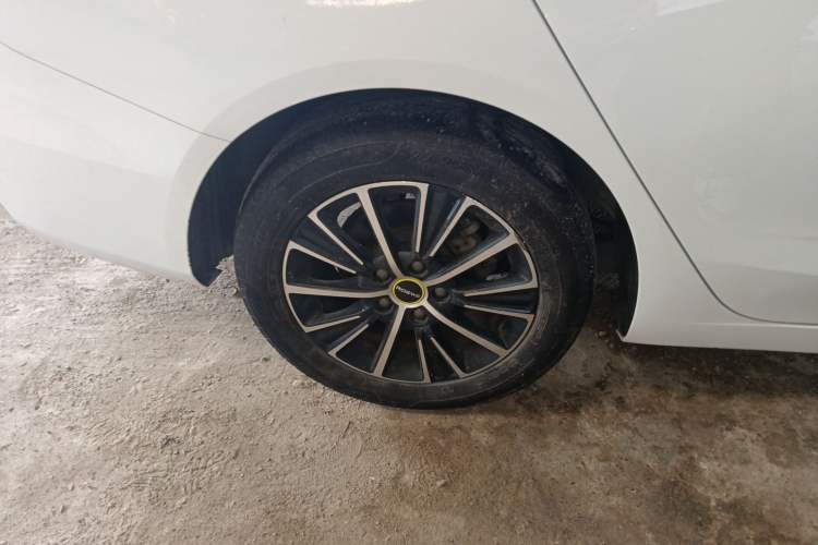 Used Roewe i5 2021 1.5L CVT Platinum Edition Exterior 8