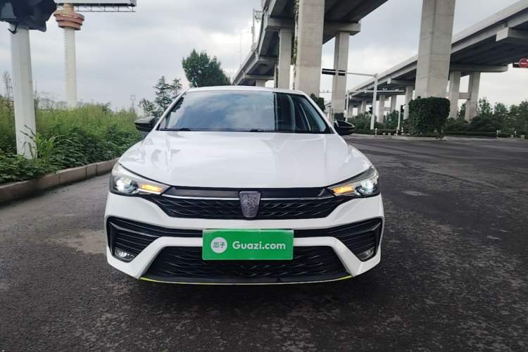 Used Roewe i5 2021 1.5L CVT Black Gold Edition Front